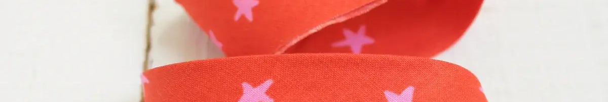 Bessie Pearl Bias Quilt Binding 2.5" wide x 8 yds - Starry Warm Red - Happy Little Quilt Shop