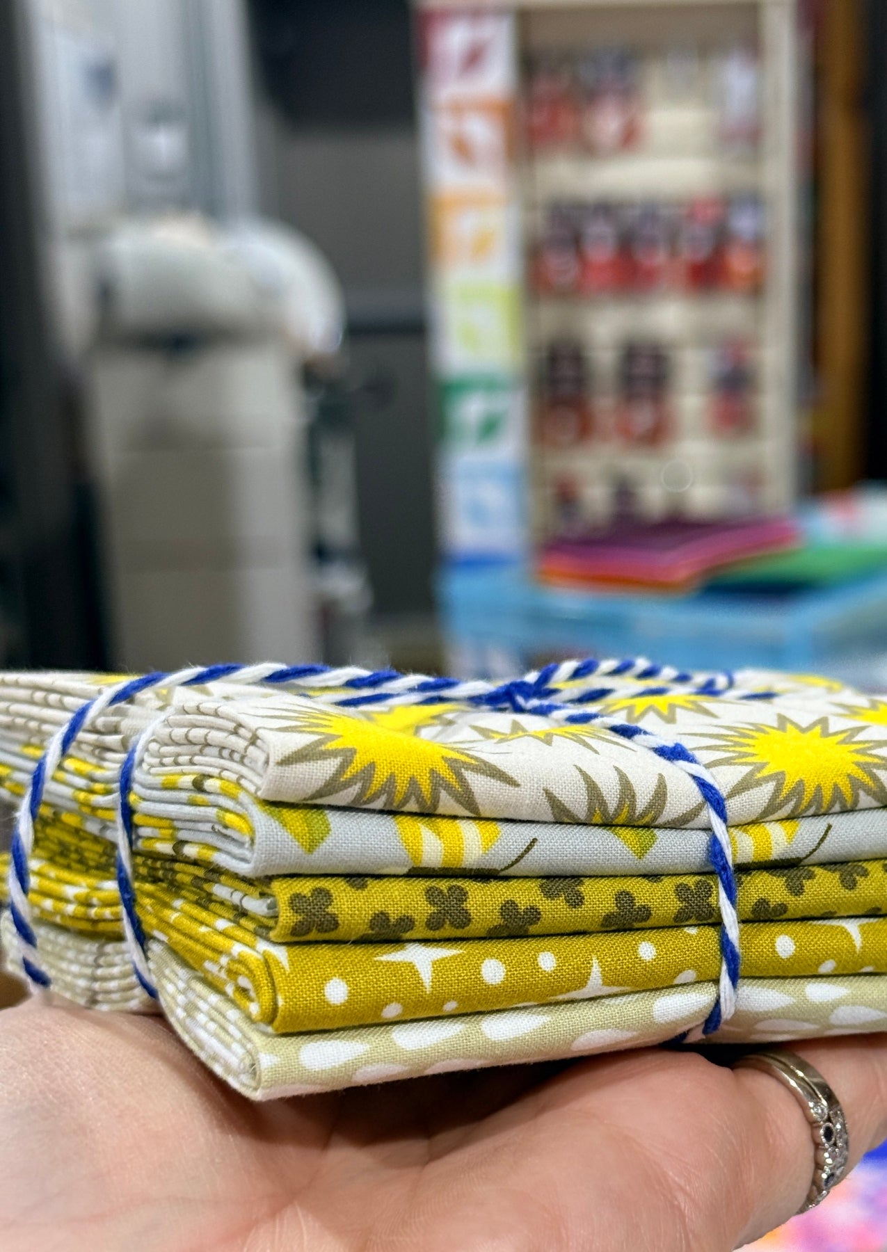 Elizabeth Hartman FQ Bundle - 5 FQ - Green - Happy Little Quilt Shop