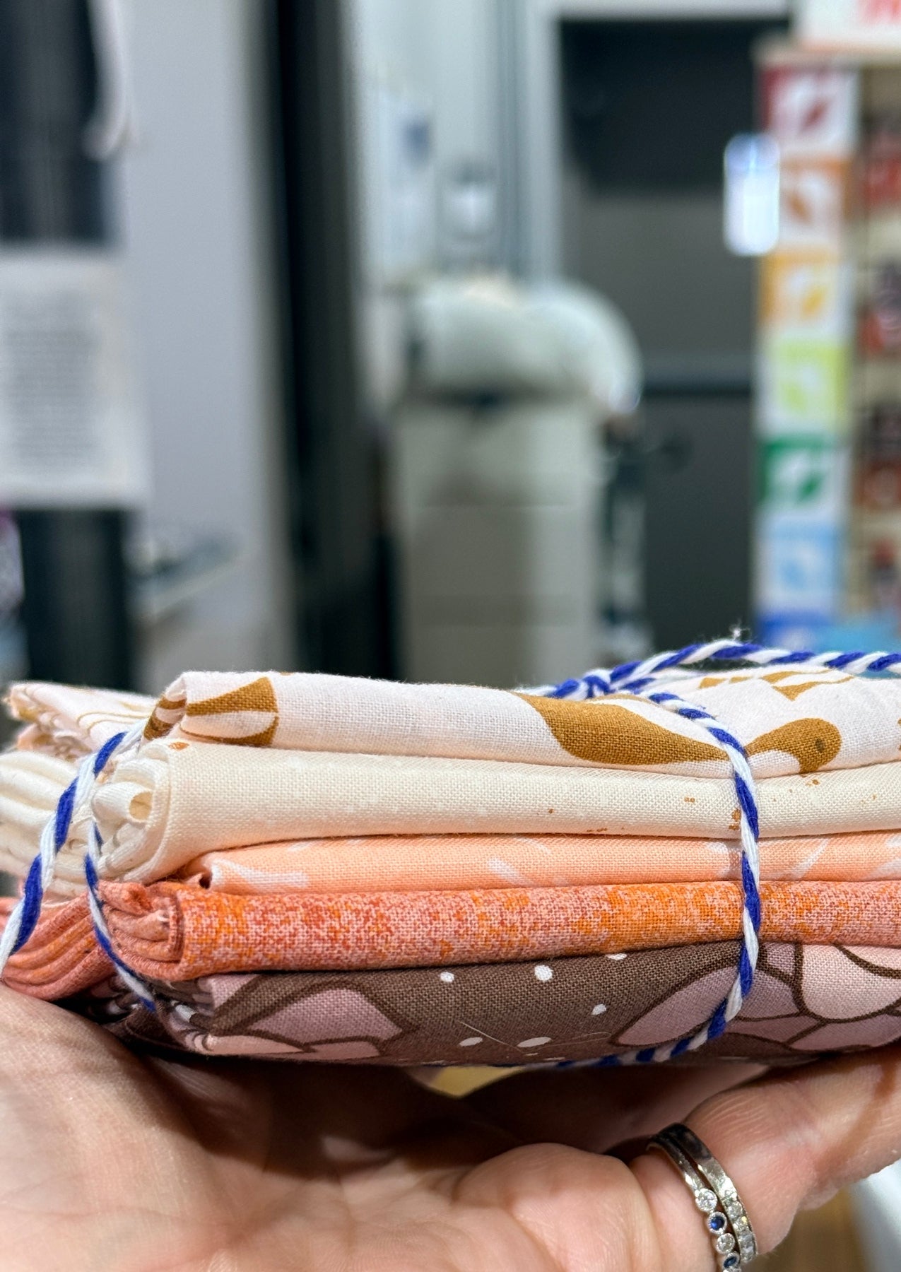 Elizabeth Hartman FQ Bundle - 5 FQ - Peach - Happy Little Quilt Shop