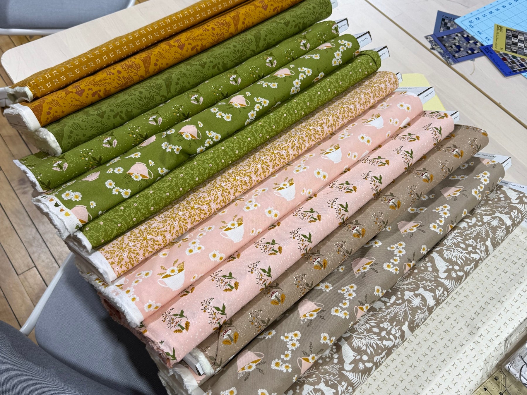 Jolene Kit - Frivolity - Happy Little Quilt Shop