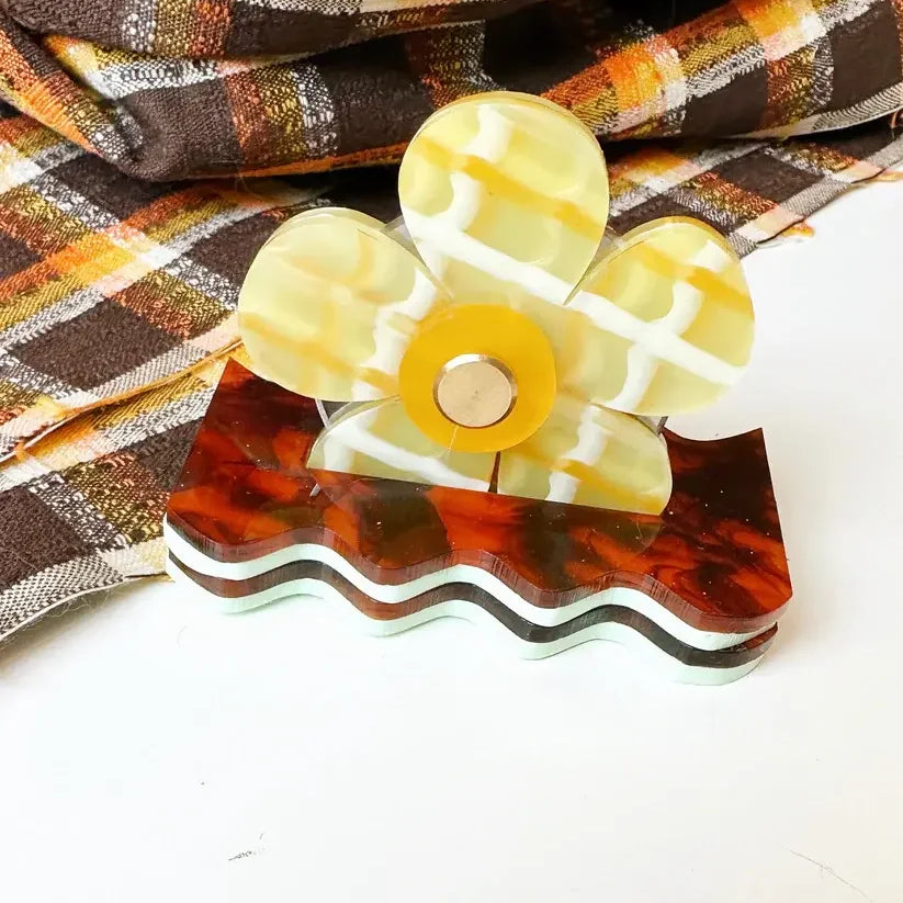 Retro Flower Thread Cutter Feral Notions - Happy Little Quilt Shop