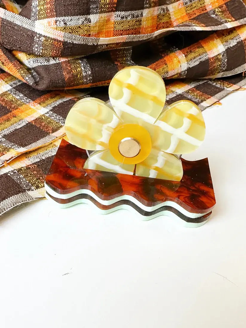 Retro Flower Thread Cutter Feral Notions - Happy Little Quilt Shop