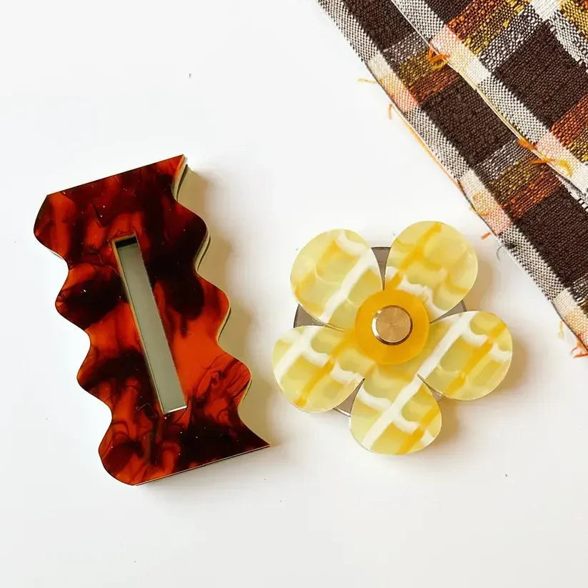 Retro Flower Thread Cutter Feral Notions - Happy Little Quilt Shop