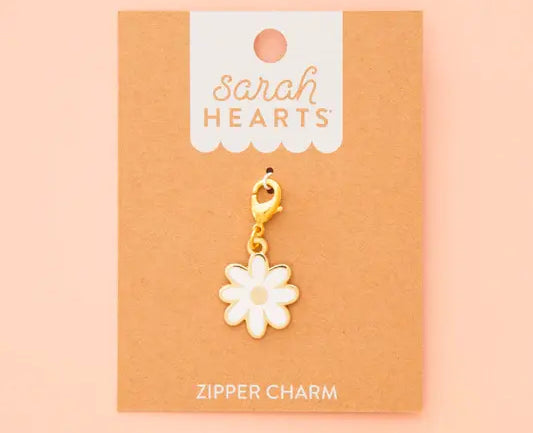 Sarah Hearts - White Daisy Zipper Charm - Happy Little Quilt Shop