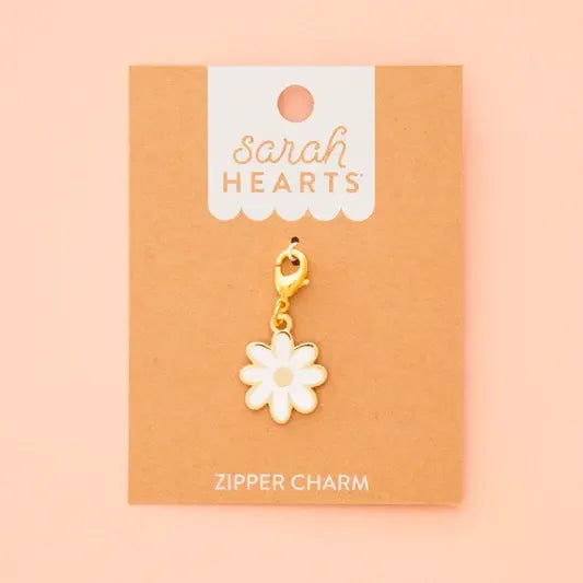 Sarah Hearts - White Daisy Zipper Charm - Happy Little Quilt Shop