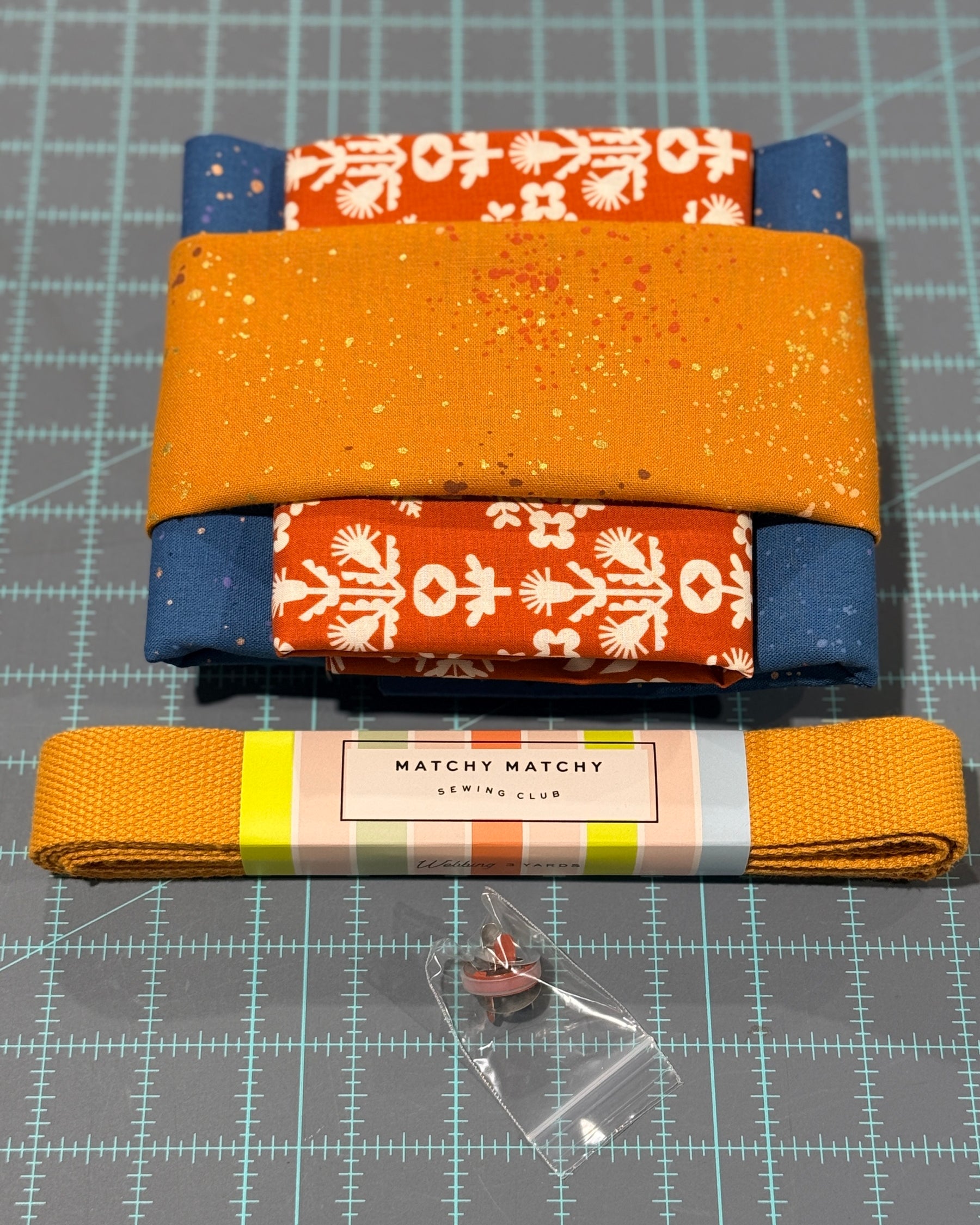 Sylvie Tote Kit- Paper Cuts 2- Medium Size - Happy Little Quilt Shop
