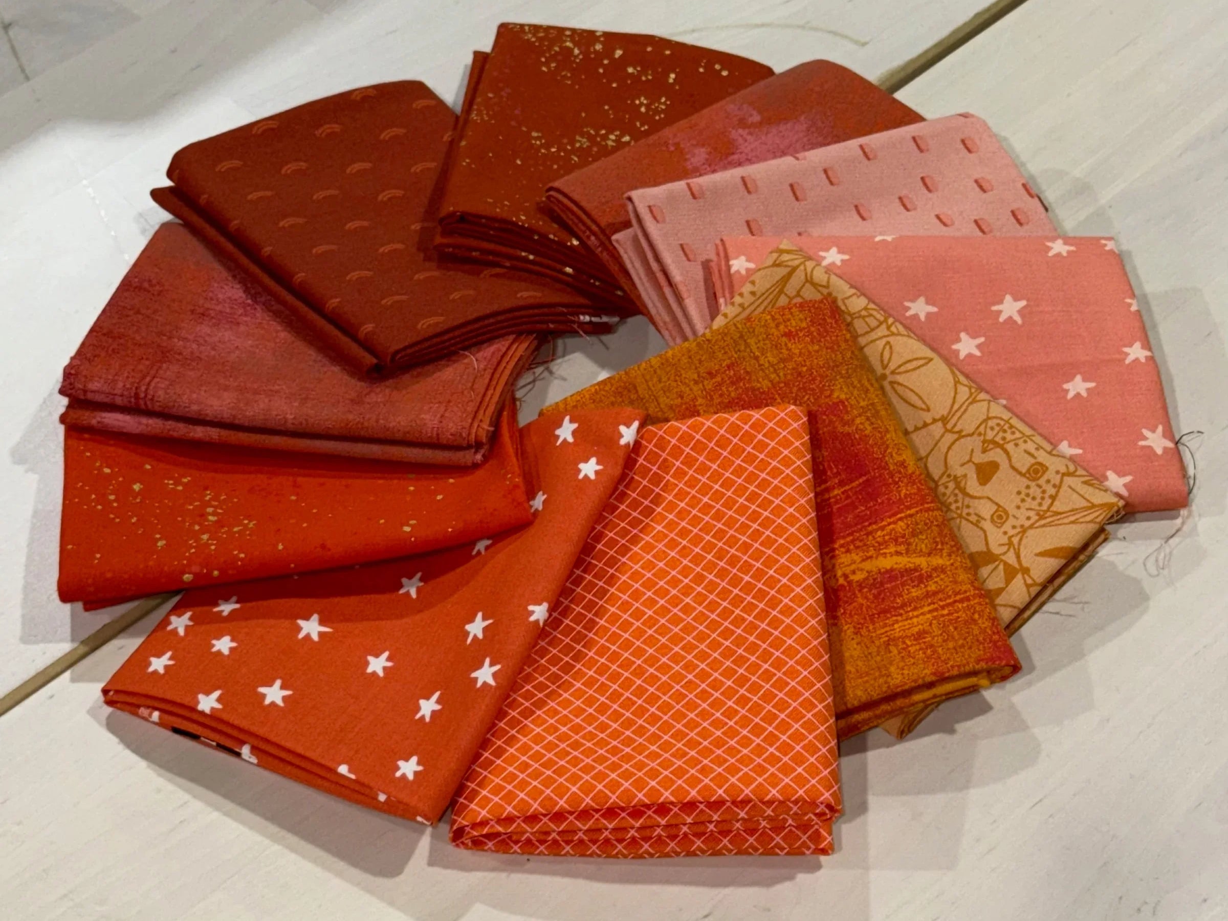 TS12 Fat Quarter Bundle: The Life of a Showgirl - Happy Little Quilt Shop