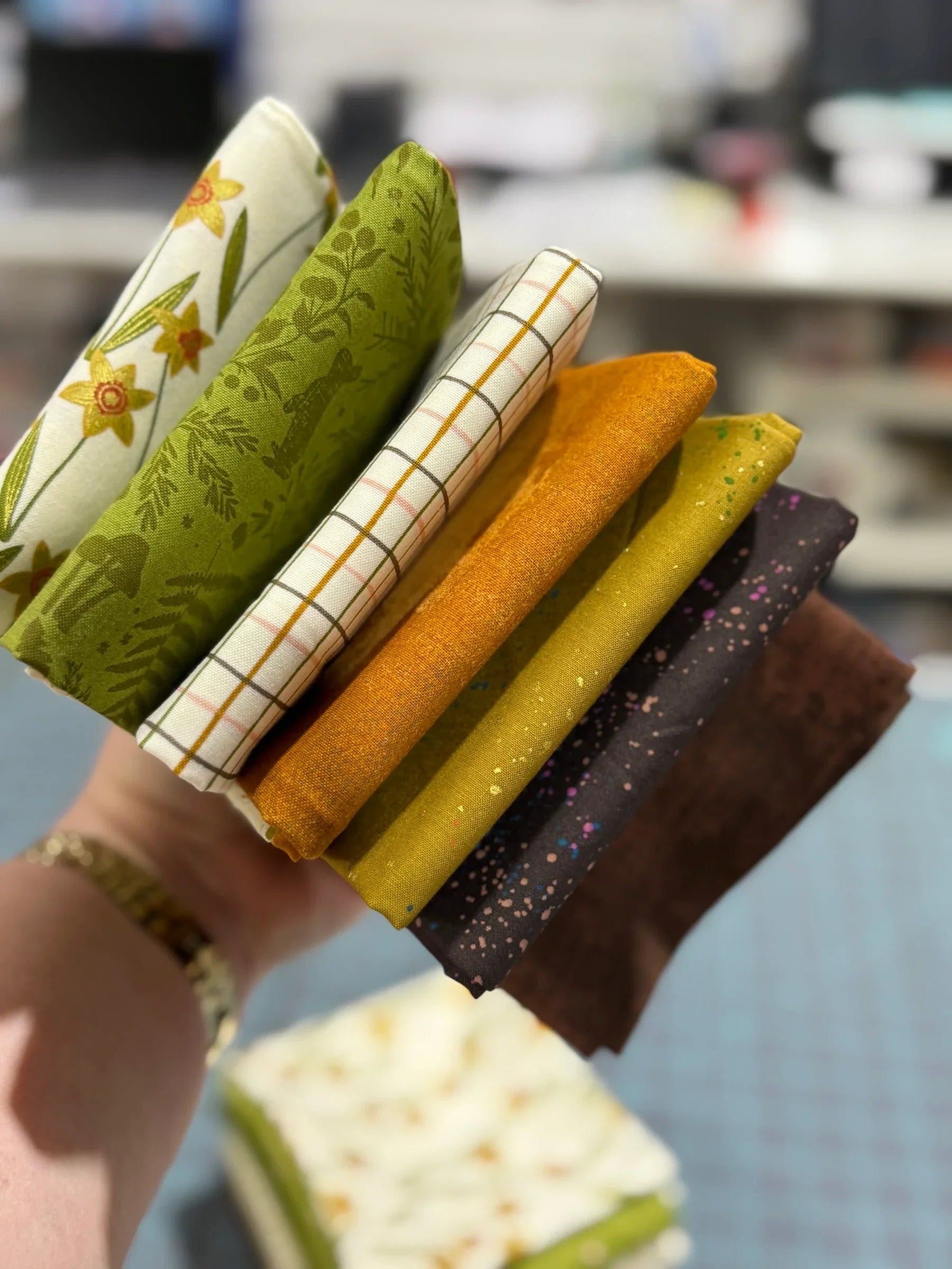 Trending Colors Fat Quarter Bundle: Earth Tones - Happy Little Quilt Shop