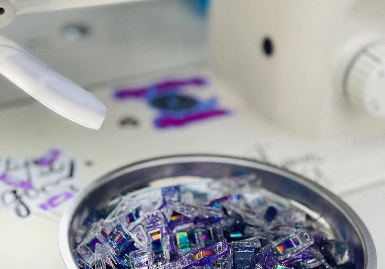 Mixed Glitter Clips - Pack of 50 - Happy Little Quilt Shop