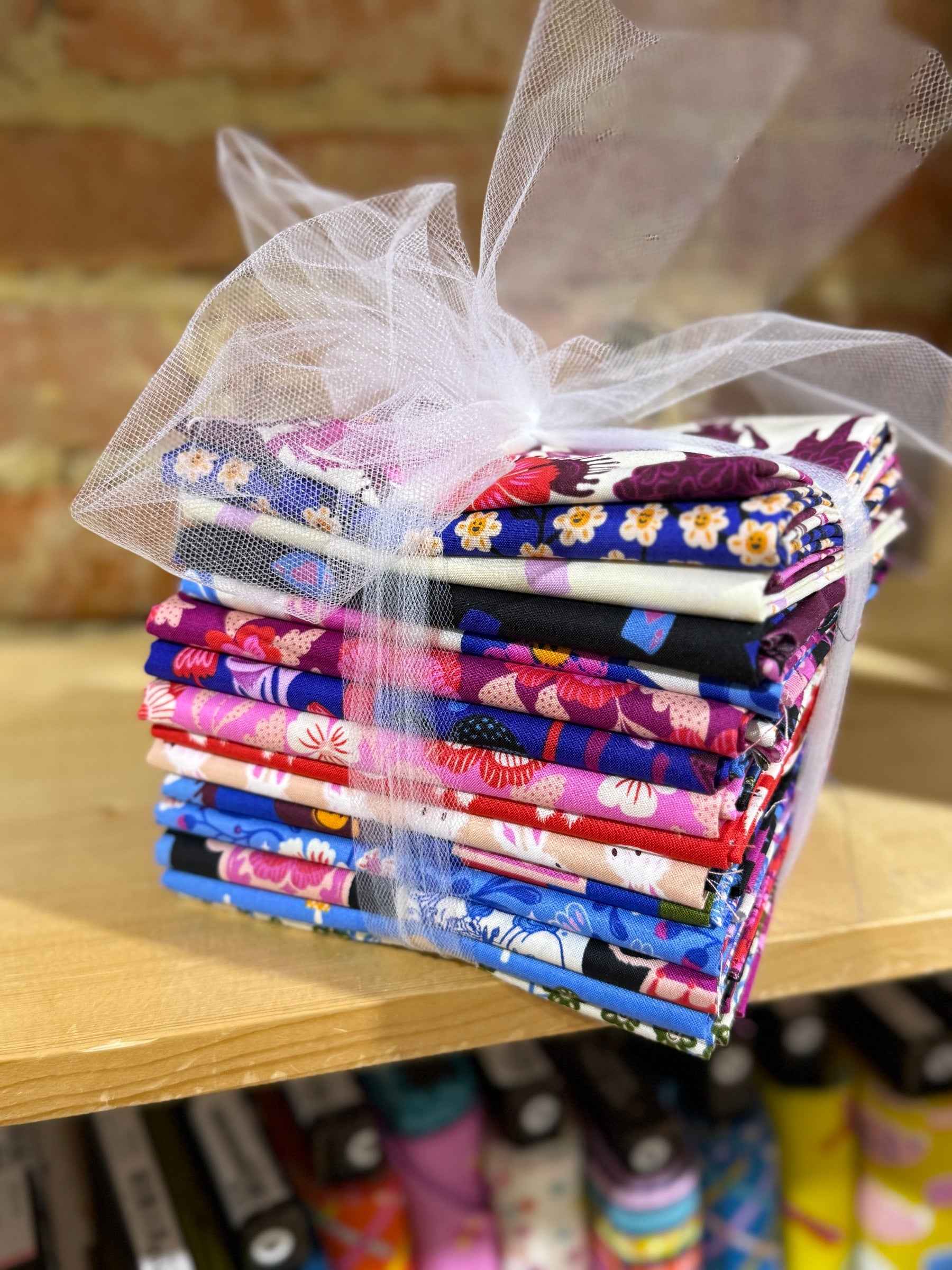 Hello Alice Fat Quarter Bundle (Store Cut)