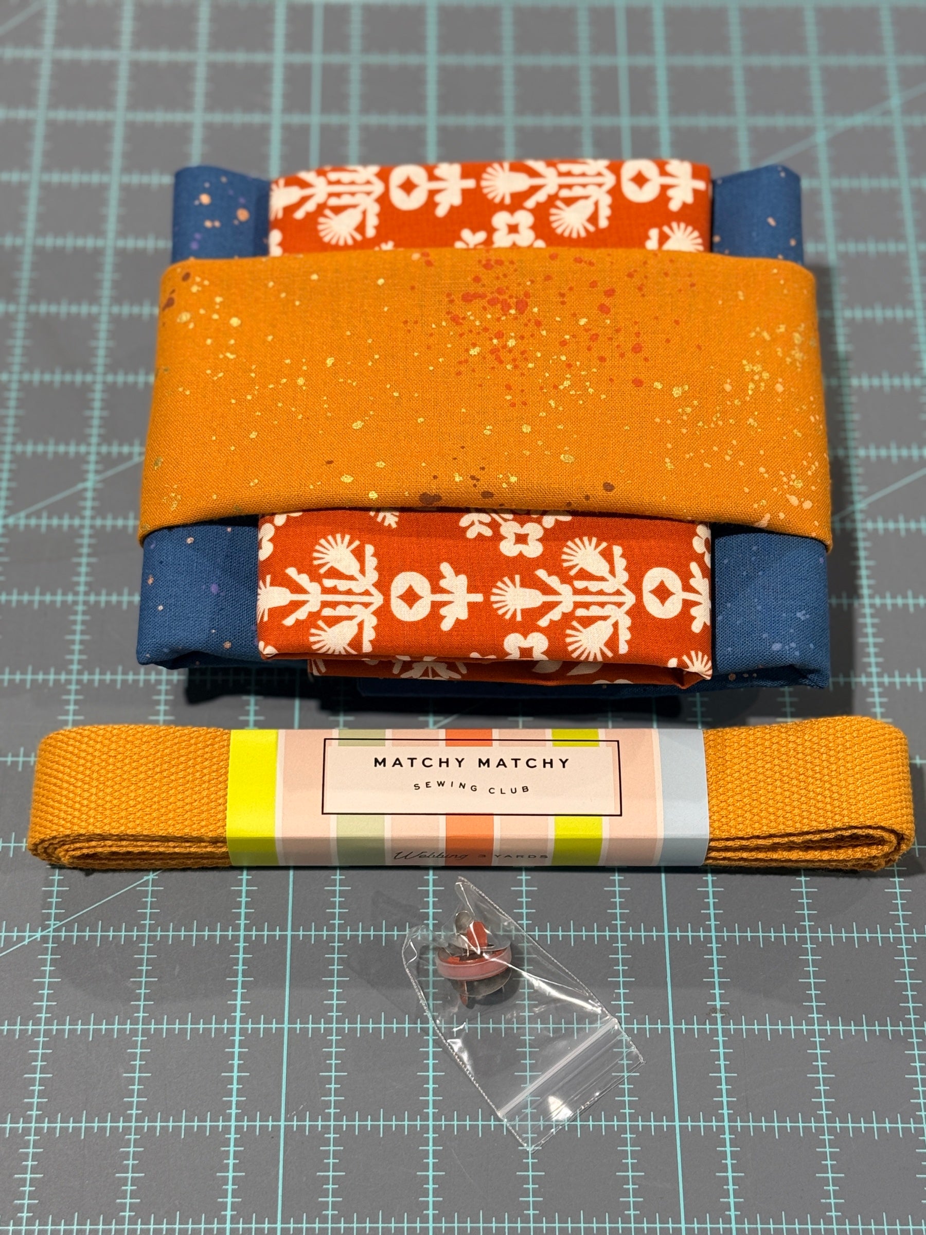 Sylvie Tote Kit- Paper Cuts 2- Medium Size - Happy Little Quilt Shop